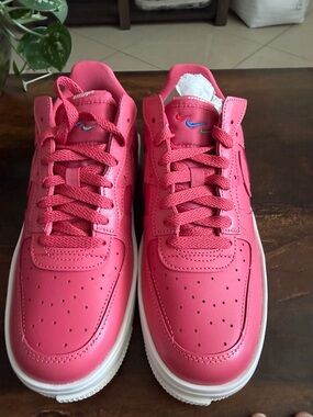 Nike Pink Low-Top Leather Sneakers with Multicolor Tongue Swoosh